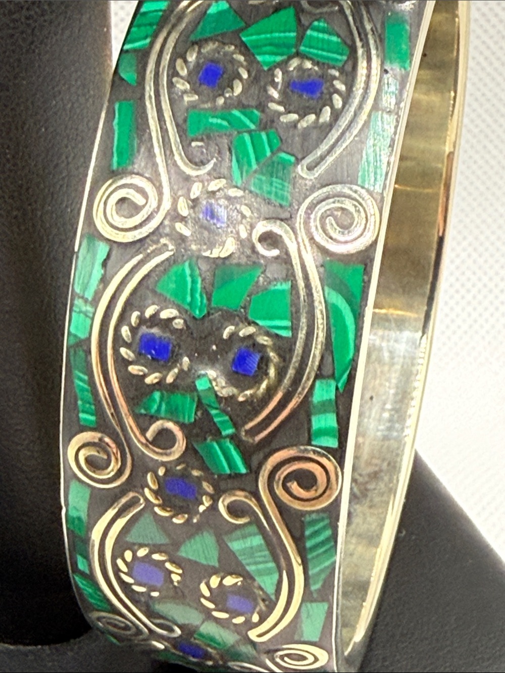 Exceptional vintage Green Blue Inlay mosaic raised luxurious Cuff Bracelet ⭐️ - Picture 5 of 16